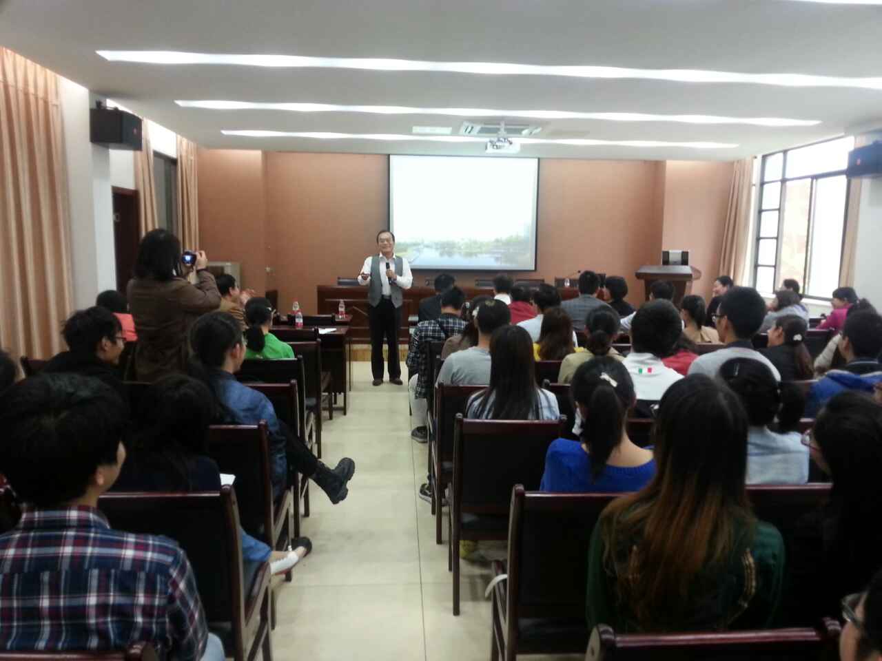 伟德中文官网首页中药学院至福建中医药大学参观考察活动
